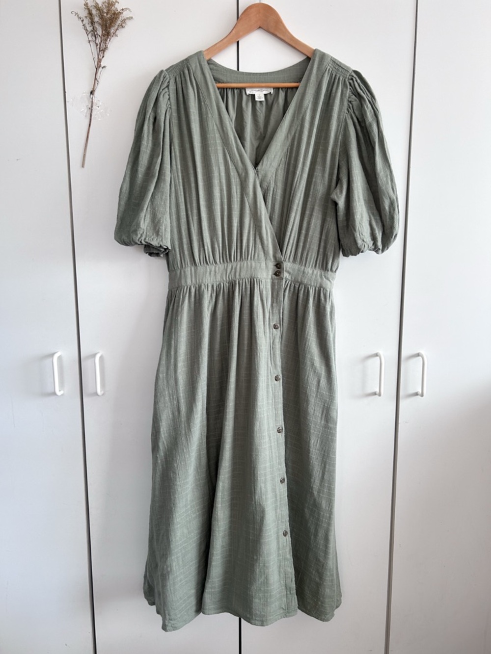 Treasure & BondSage Green Button-Front Midi Dress • Sz Large